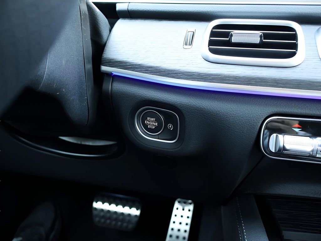 Certified 2025 Mercedes-Benz GLS 450 4MATIC image 32