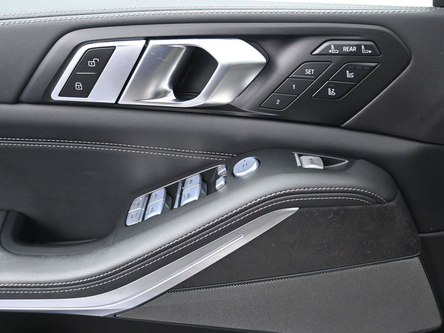 Used 2023 BMW X7 xDrive40i w/ Executive Package image 7