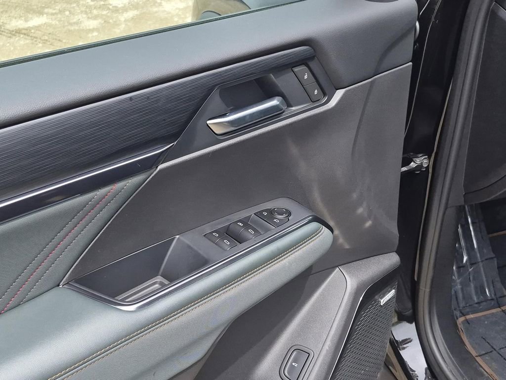 Used 2025 GMC Acadia AT4 AWD/4WD image 15