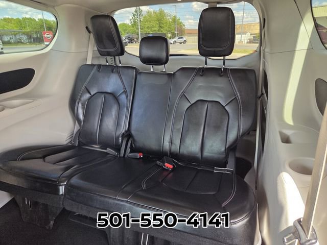 Used 2024 Chrysler Pacifica Touring-L image 11