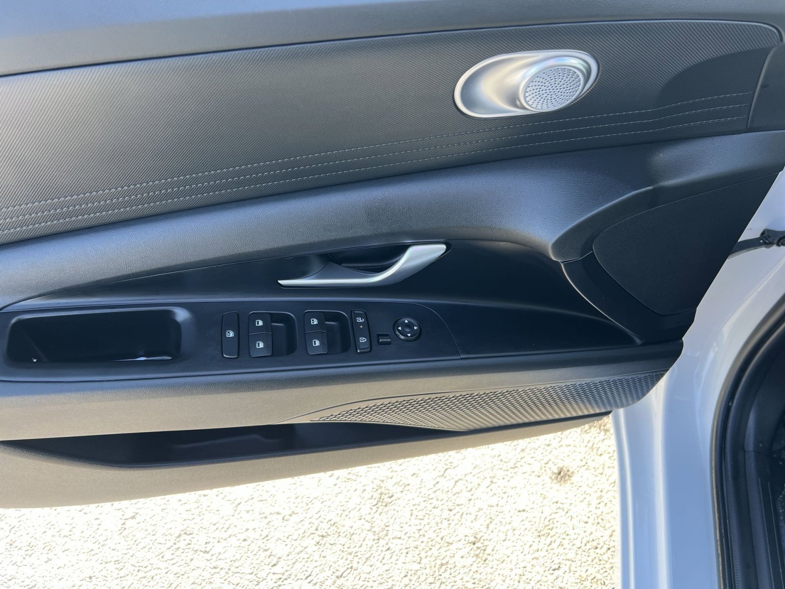 Used 2024 Hyundai Elantra SEL image 14