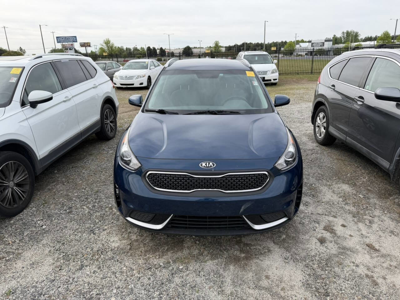 Used 2019 Kia Niro LX image 2