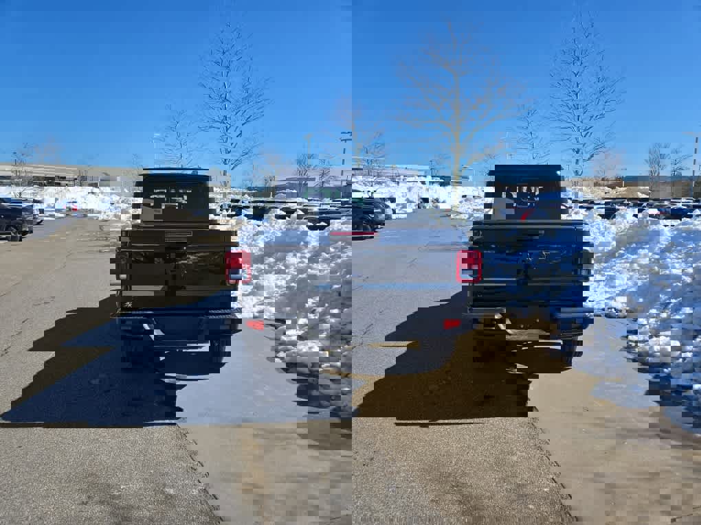 Used 2025 Jeep Gladiator Sport image 5