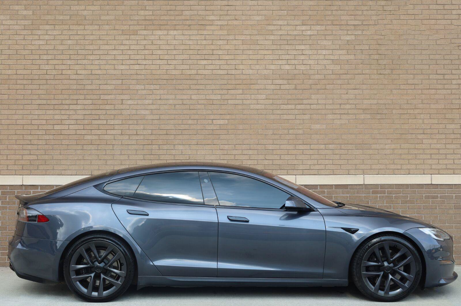 Used 2022 Tesla Model S Plaid AWD/4WD image 3