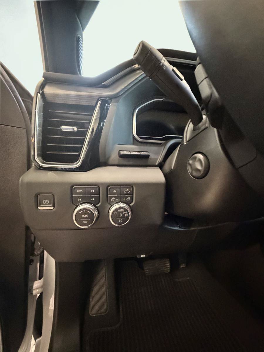 Used 2023 GMC Sierra 1500 Denali Ultimate AWD/4WD image 6