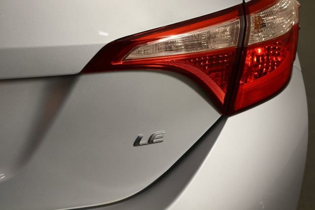 Used 2018 Toyota Corolla LE image 38