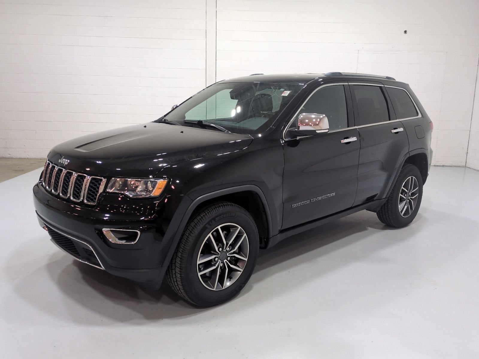 Used 2021 Jeep Grand Cherokee Limited AWD/4WD image 7