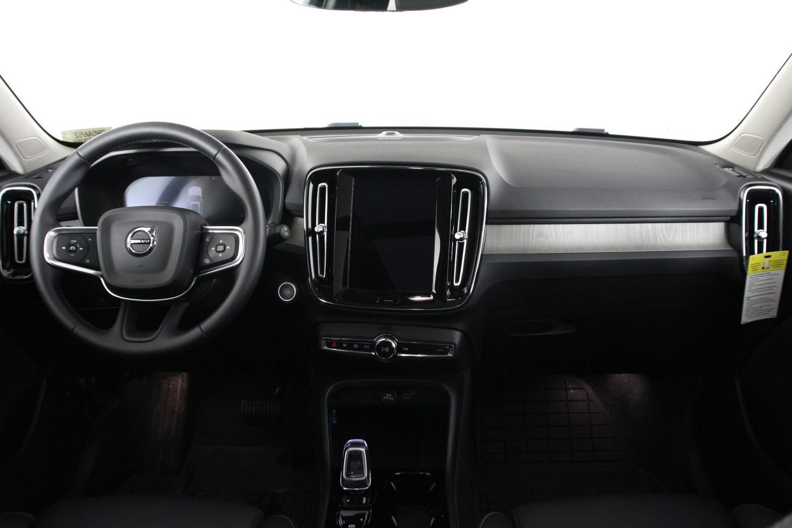 Used 2026 Volvo XC40 B5 Ultra w/ Climate Package AWD/4WD image 7