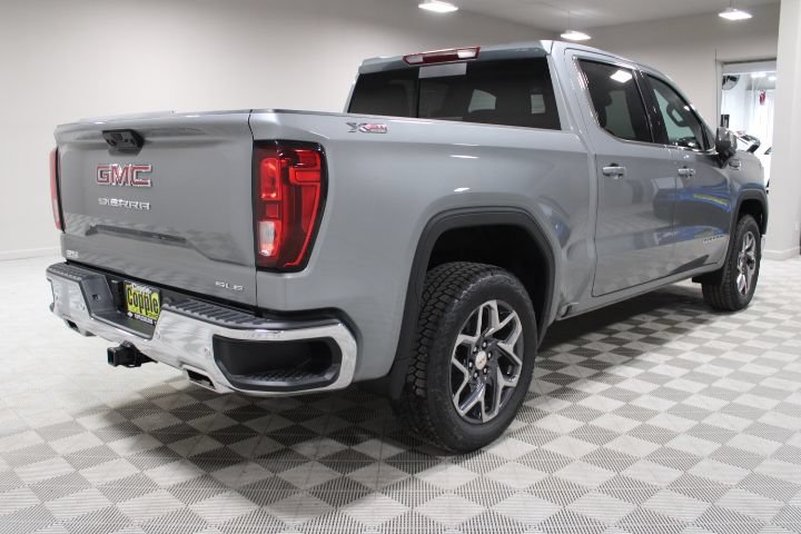 New 2026 GMC Sierra 1500 SLE w/ X31 Off-Road Package AWD/4WD image 11