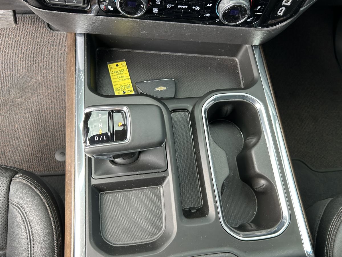 Used 2023 Chevrolet Silverado 1500 High Country w/ Technology Package image 9