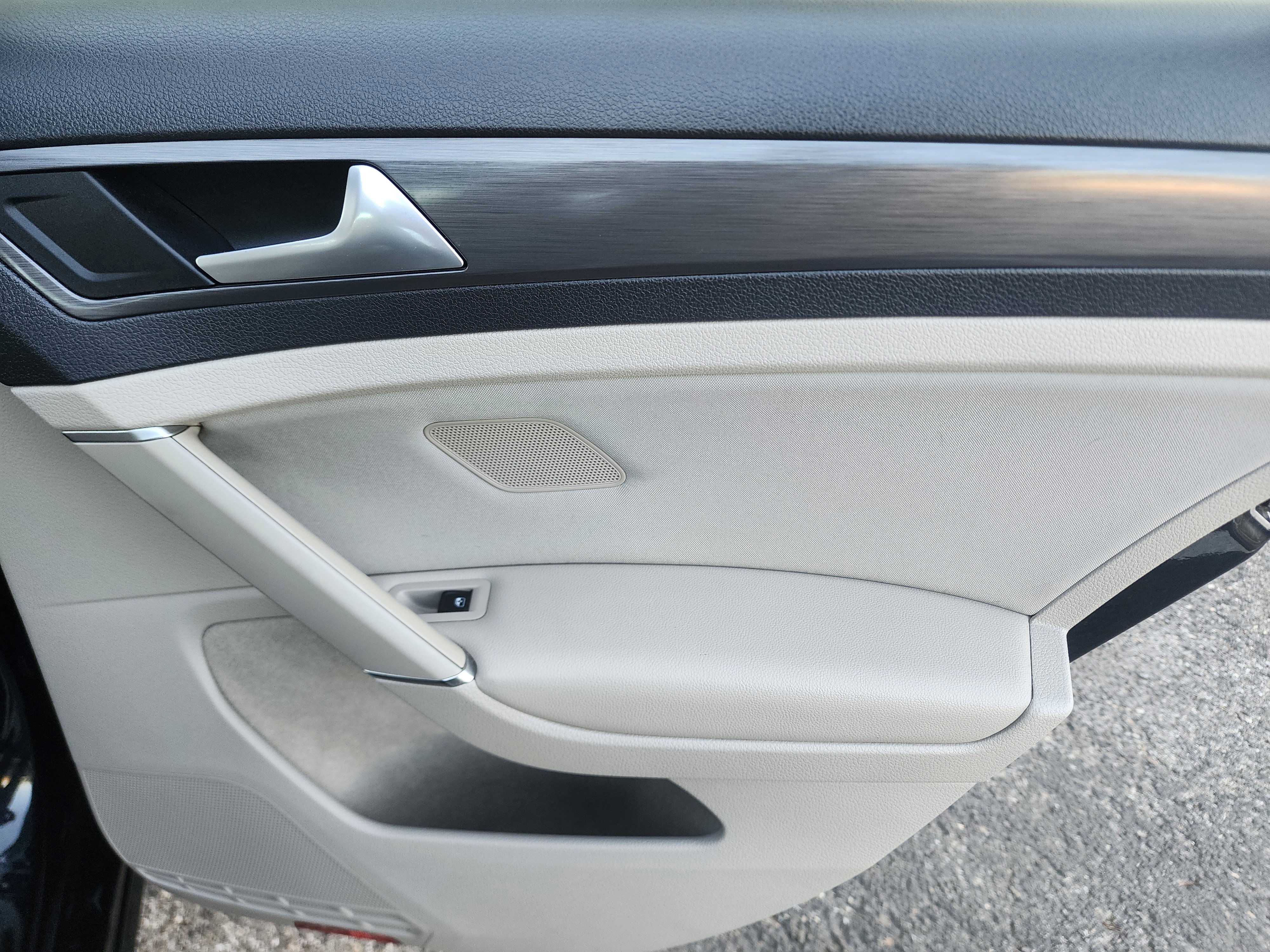 Used 2019 Volkswagen Golf S image 16