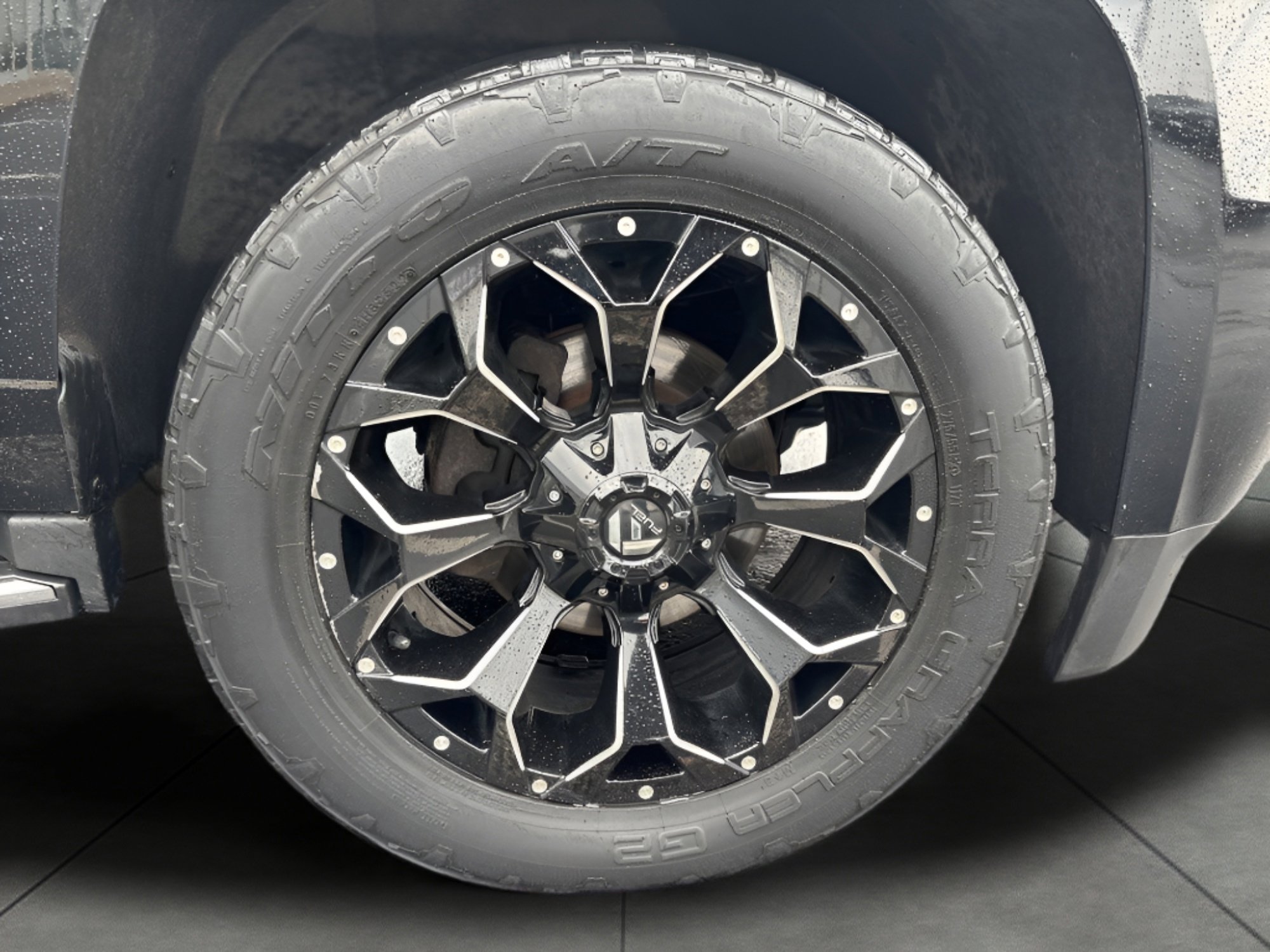 Used 2020 Chevrolet Suburban Premier image 10