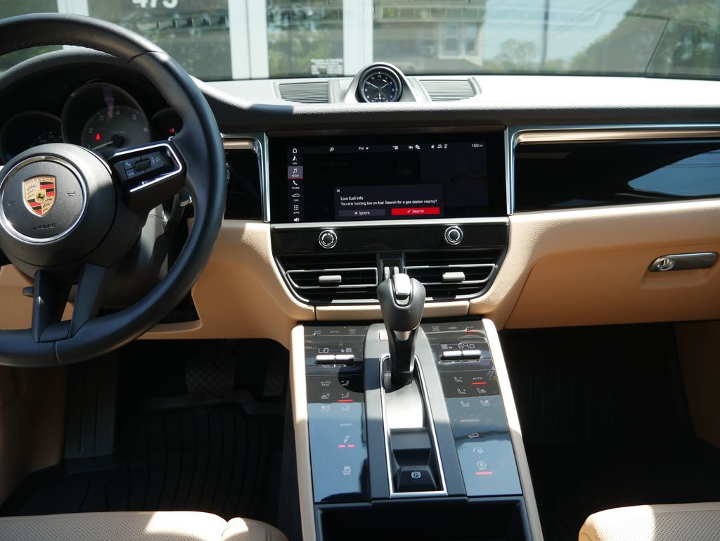 Certified 2023 Porsche Macan S AWD/4WD image 31