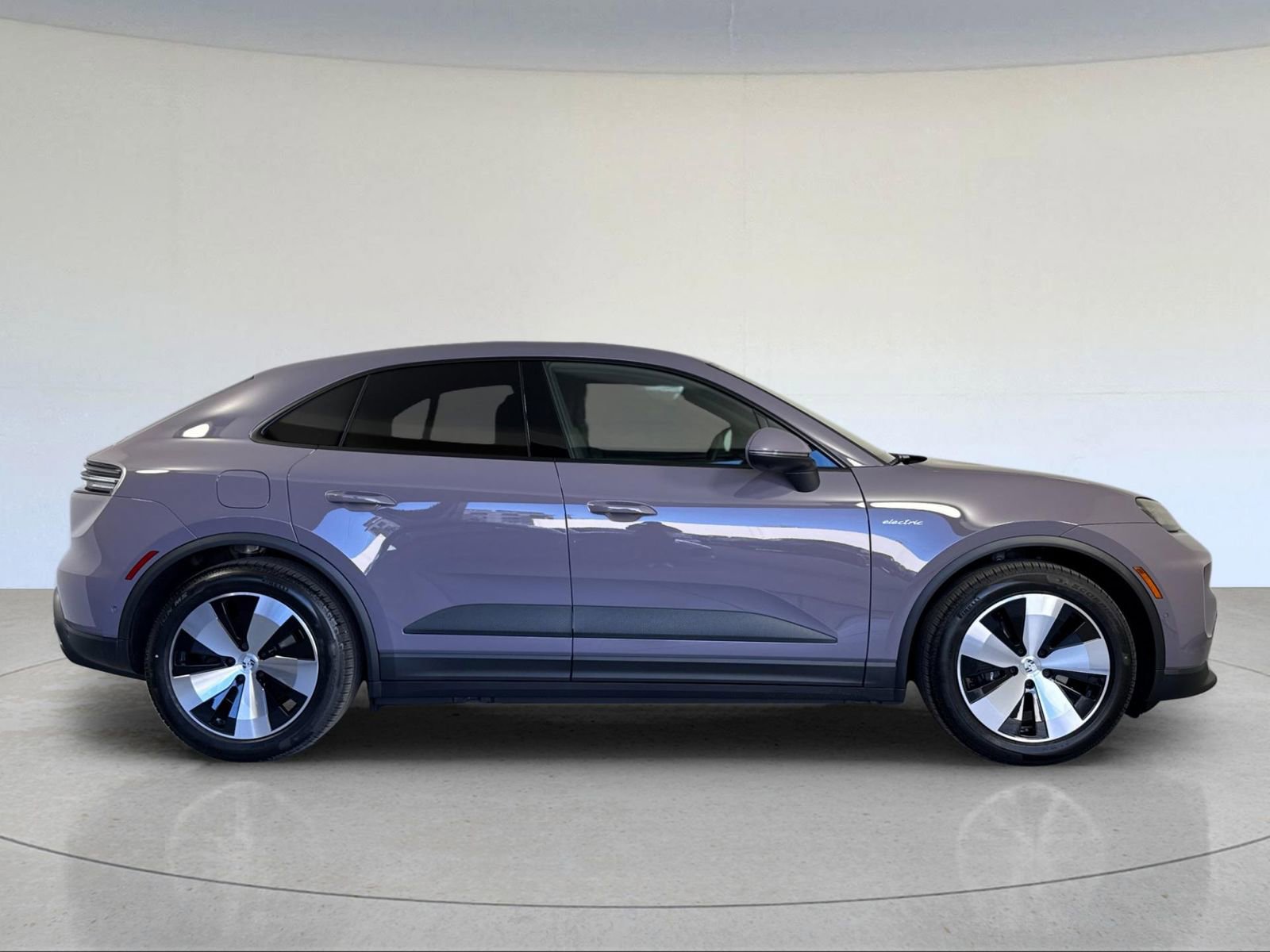 New 2026 Porsche Macan 4 Electric image 9