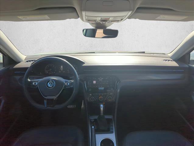 Used 2020 Volkswagen Passat 2.0T SEL image 16
