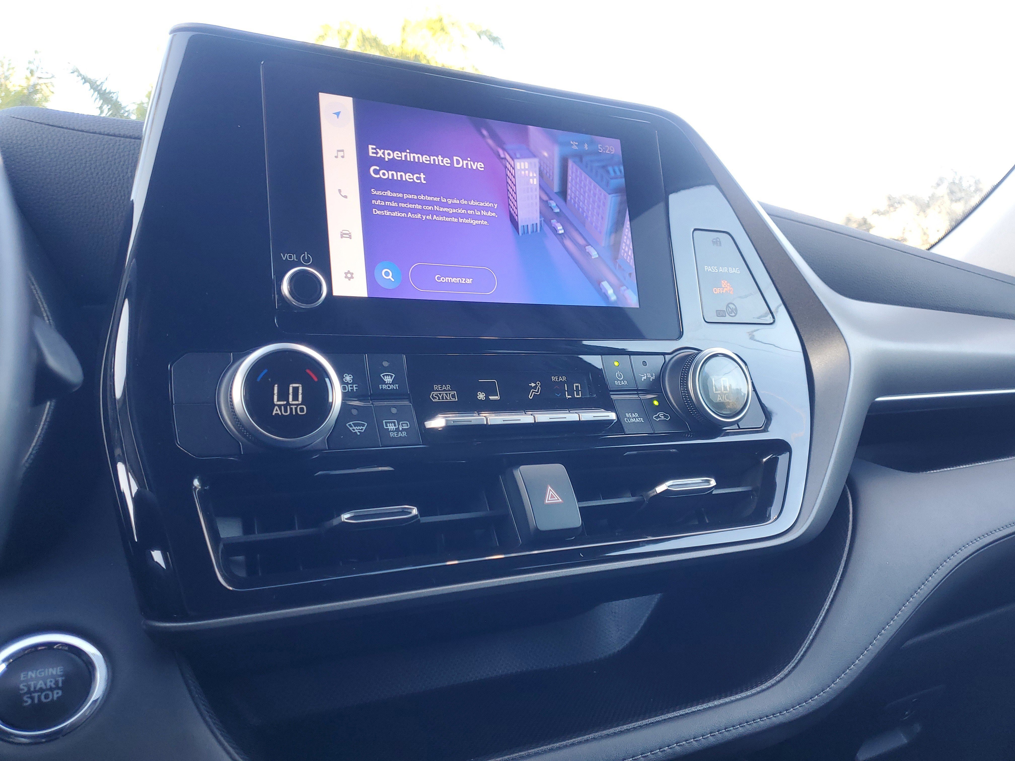 Used 2023 Toyota Highlander LE image 27