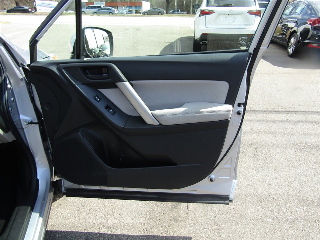 Used 2015 Subaru Forester 2.5i Premium image 22