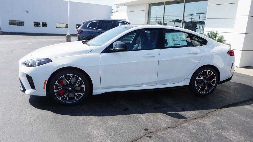 Used 2026 BMW M235i xDrive w/ Technology Package image 2