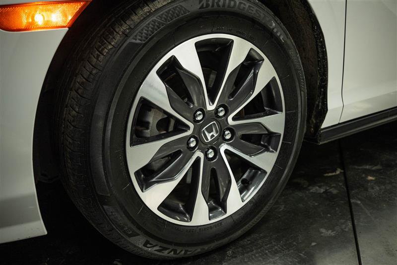 Used 2024 Honda Odyssey EX-L image 3