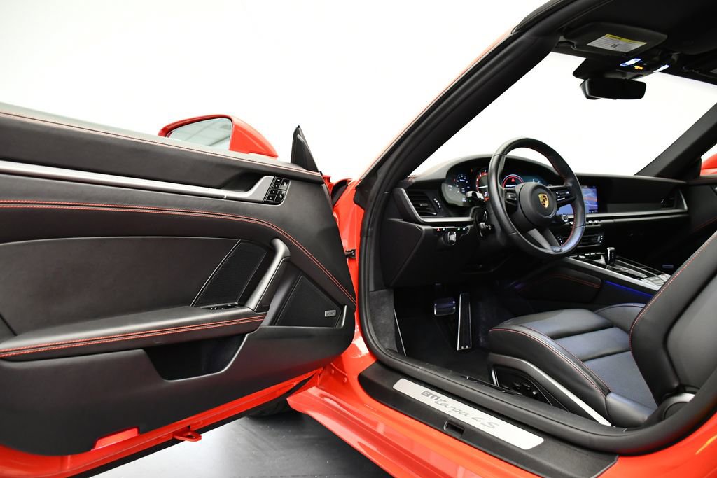 Used 2021 Porsche 911 Targa 4S Heritage Design image 40
