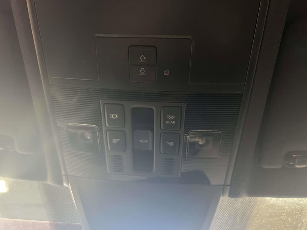 Used 2023 Volkswagen Tiguan SE R-Line image 30