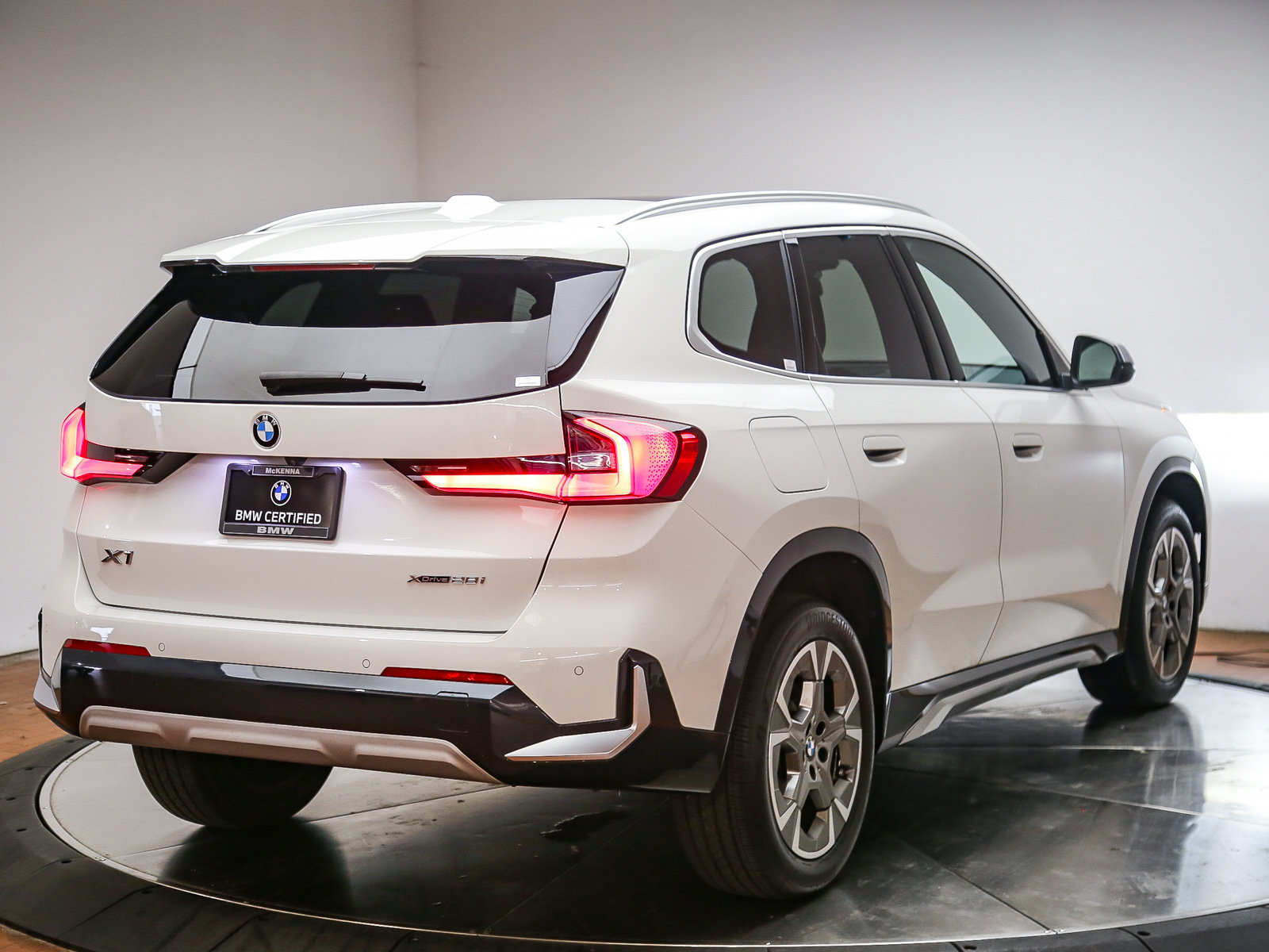 Certified 2023 BMW X1 xDrive28i w/ Convenience Package AWD/4WD image 7