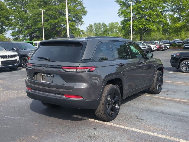 New 2026 Jeep Grand Cherokee Limited w/ Limited Altitude Package AWD/4WD image 5