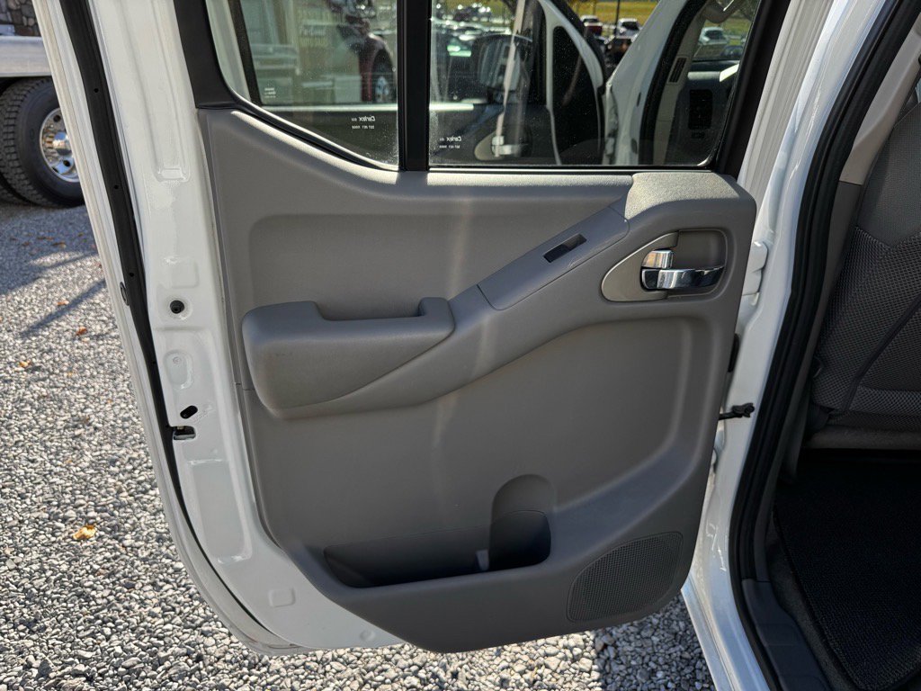 Used 2016 Nissan Frontier SV AWD/4WD image 22