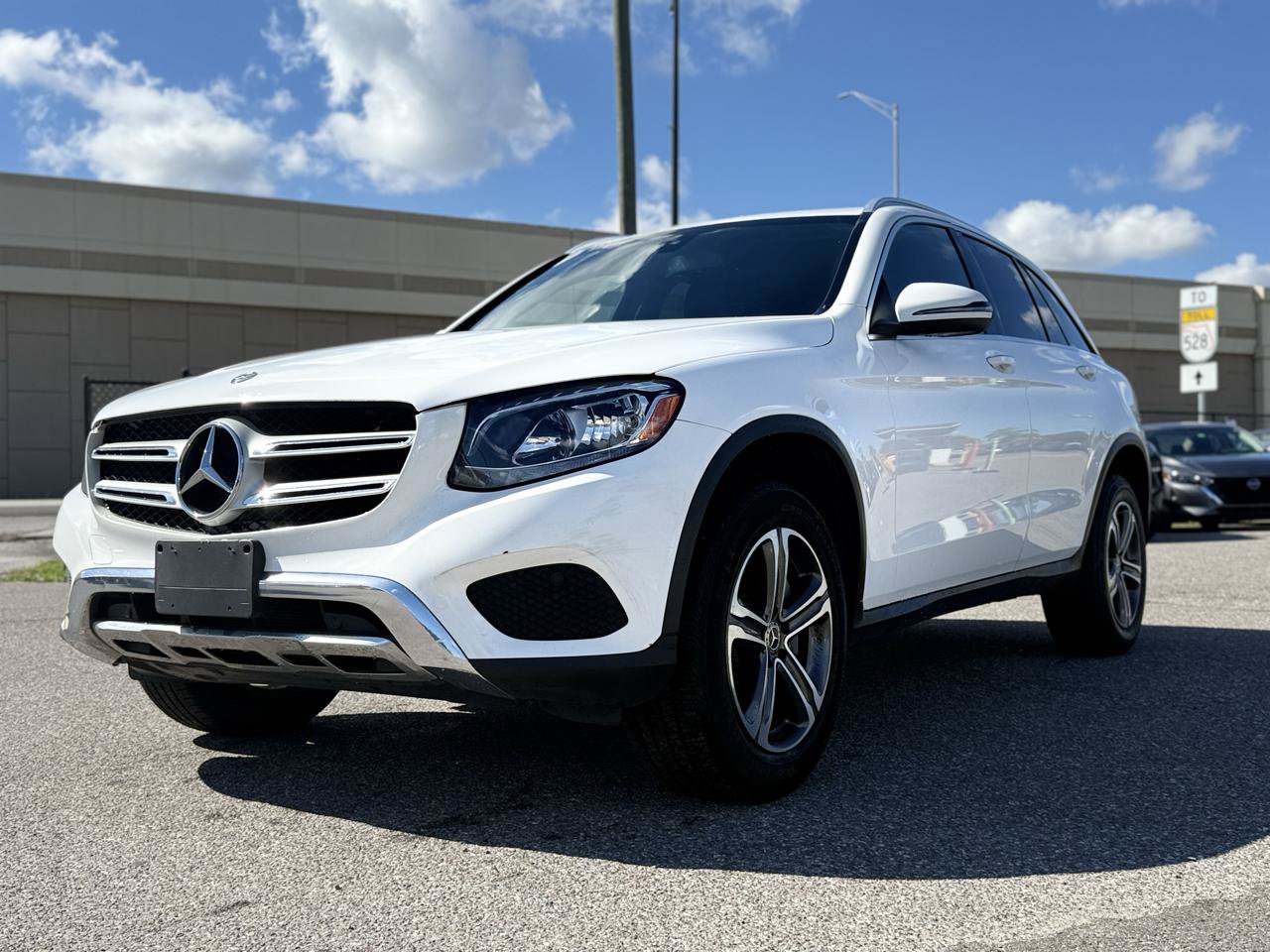 Used 2019 Mercedes-Benz GLC 300 w/ Premium Package image 2