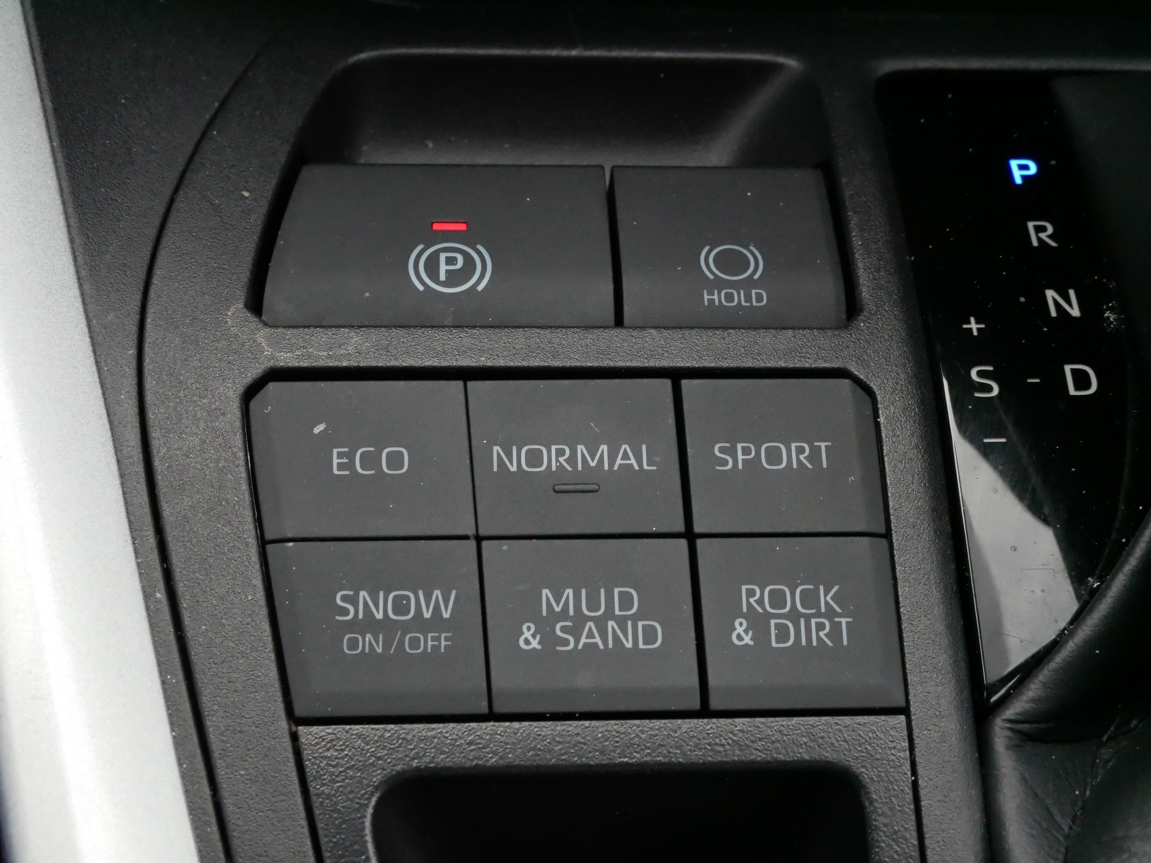 Certified 2025 Toyota RAV4 LE image 27