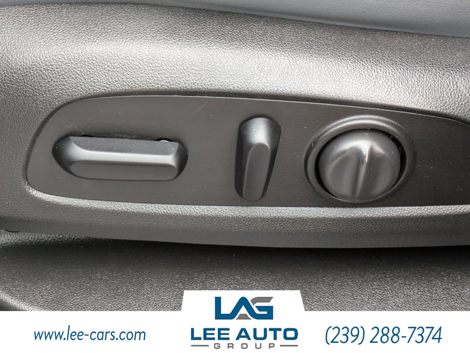Used 2020 Buick Enclave Essence w/ Sound and Sites Package FWD image 20