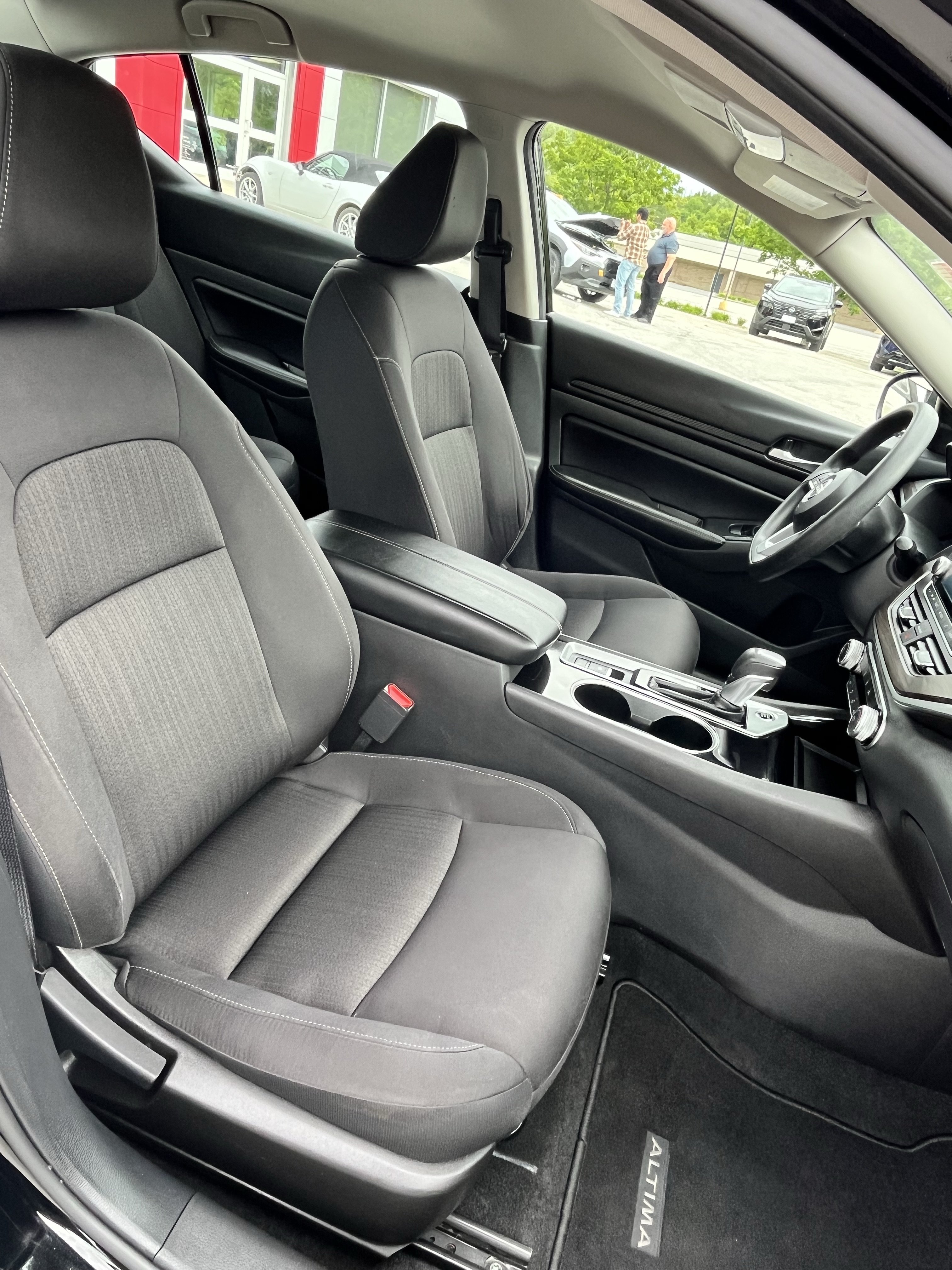 Used 2024 Nissan Altima 2.5 SV AWD/4WD image 17