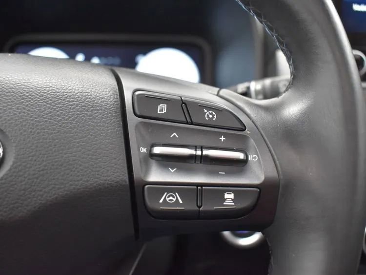 Used 2022 Hyundai Kona Limited w/ Cargo Package image 24