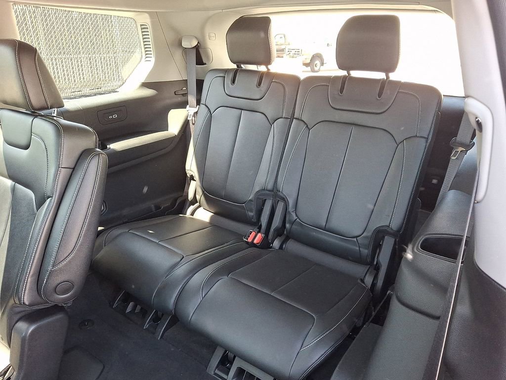 Used 2022 Jeep Grand Cherokee L Limited AWD/4WD image 14