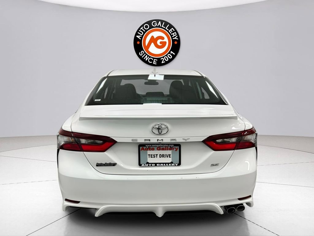 Used 2024 Toyota Camry SE image 6