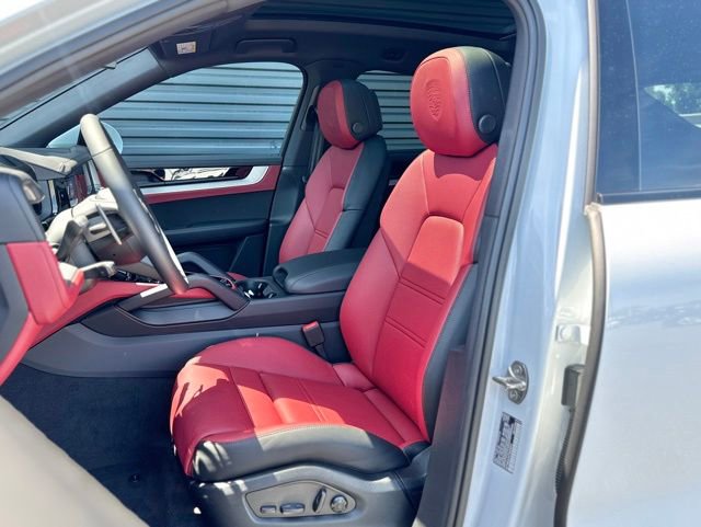 New 2026 Porsche Cayenne Coupe AWD/4WD image 5