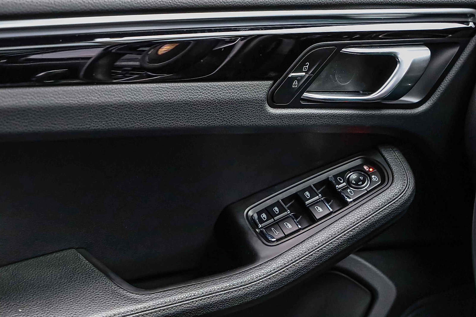 Used 2021 Porsche Macan image 14