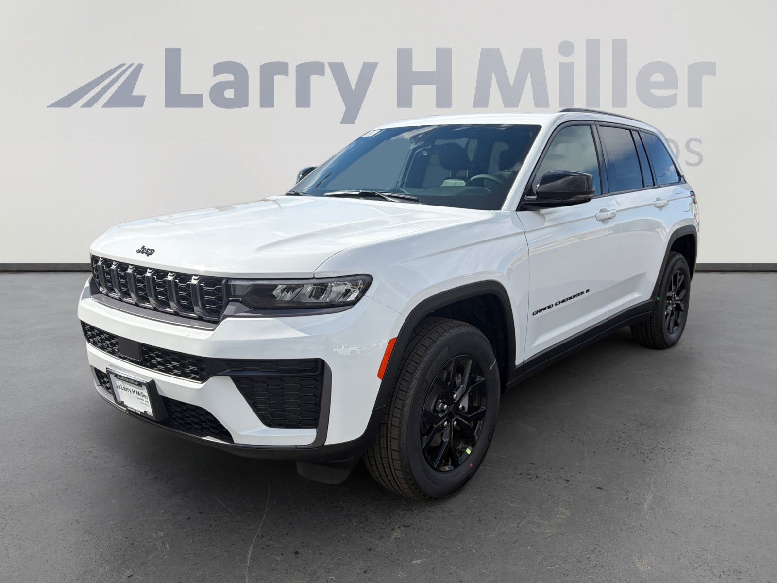 New 2026 Jeep Grand Cherokee Altitude AWD/4WD image 1