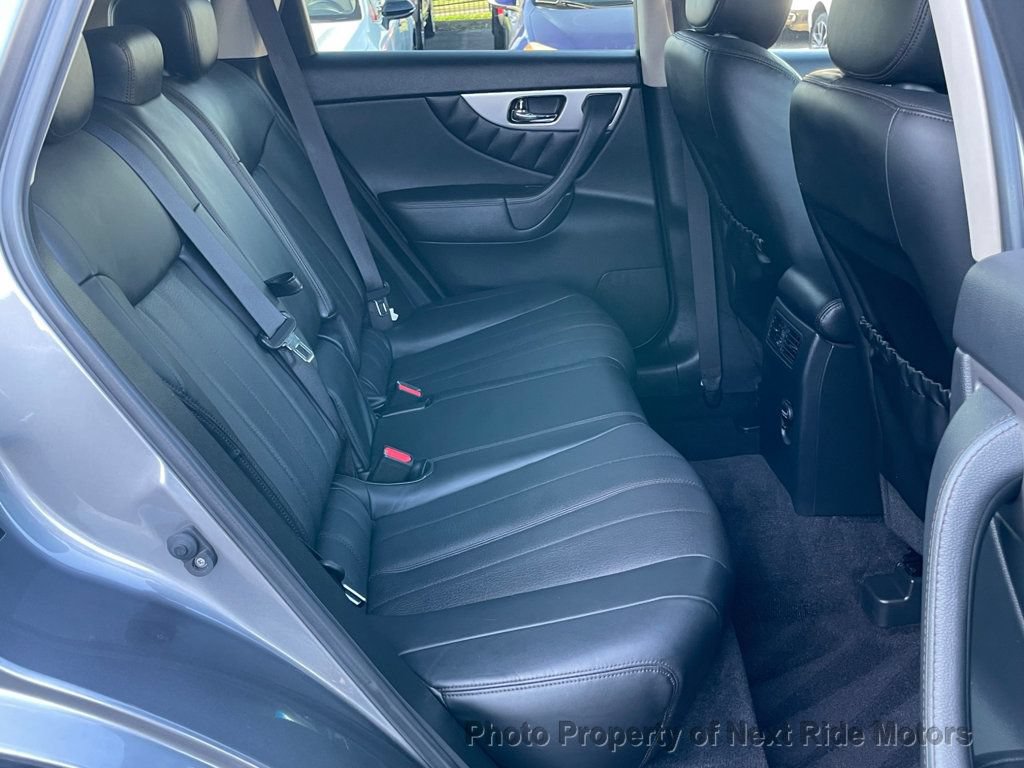 Used 2015 INFINITI QX70 AWD w/ Premium Package image 10