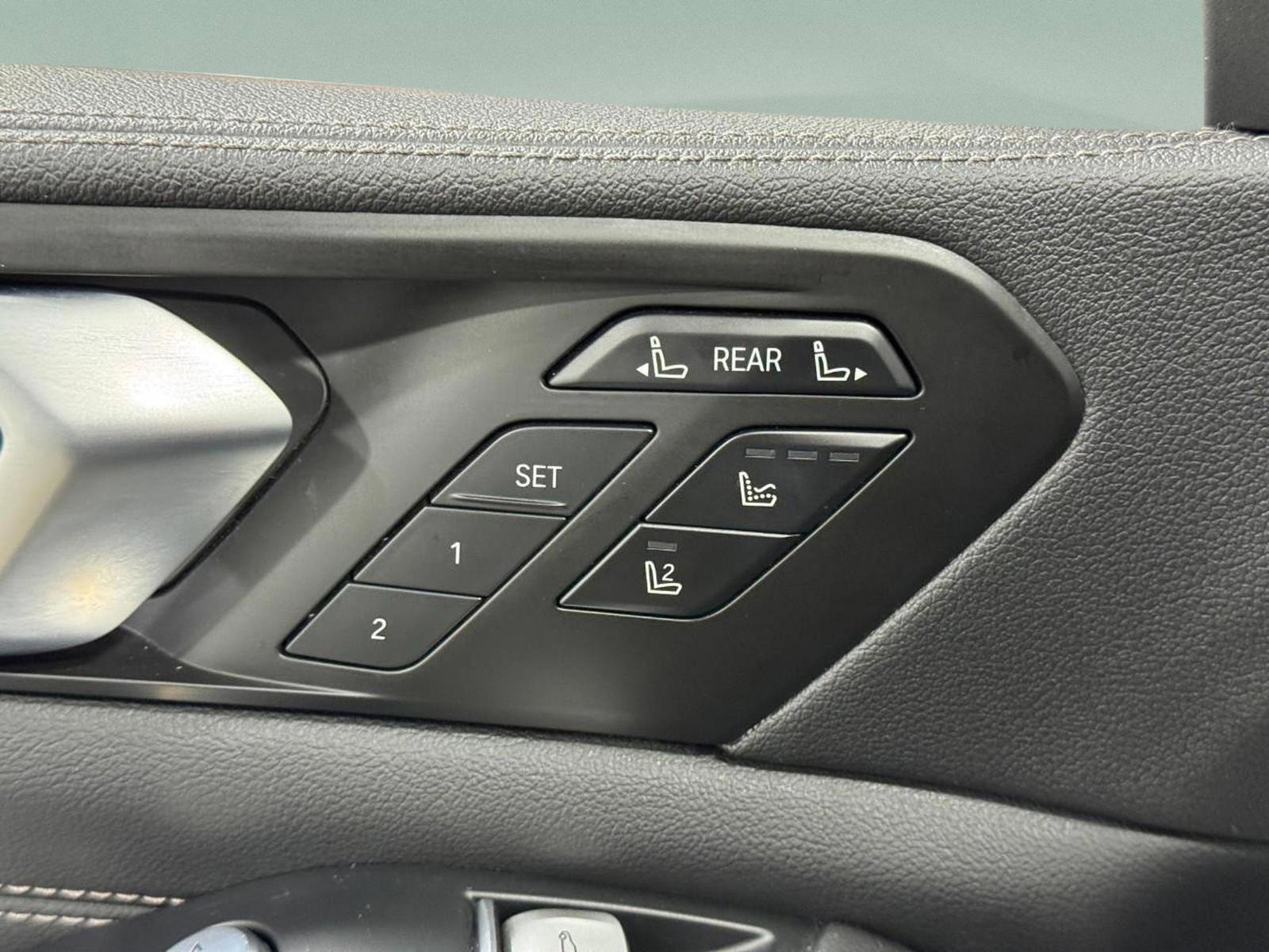 Used 2022 BMW X7 xDrive40i image 24