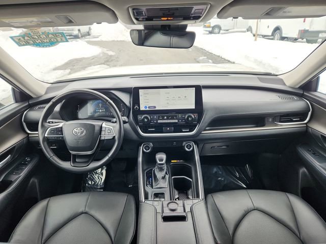 Used 2024 Toyota Grand Highlander XLE image 33