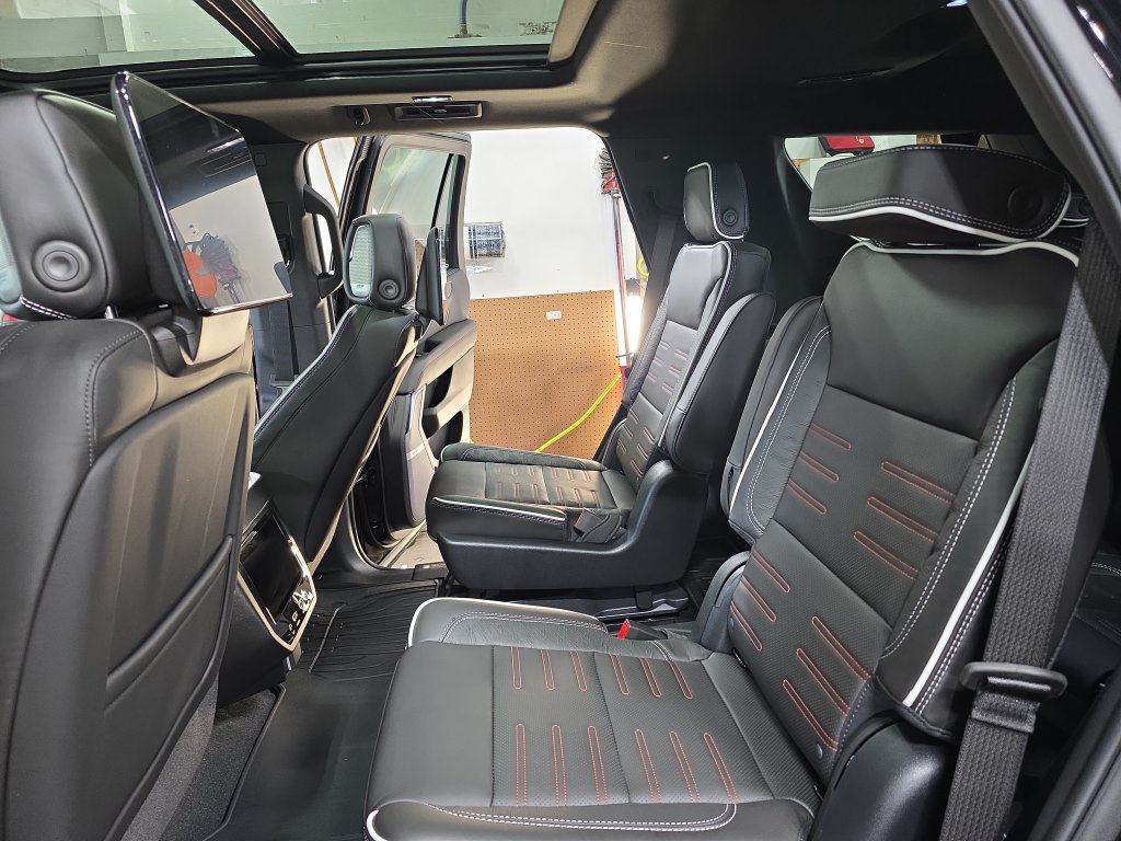 New 2026 GMC Yukon AT4 Ultimate AWD/4WD image 17