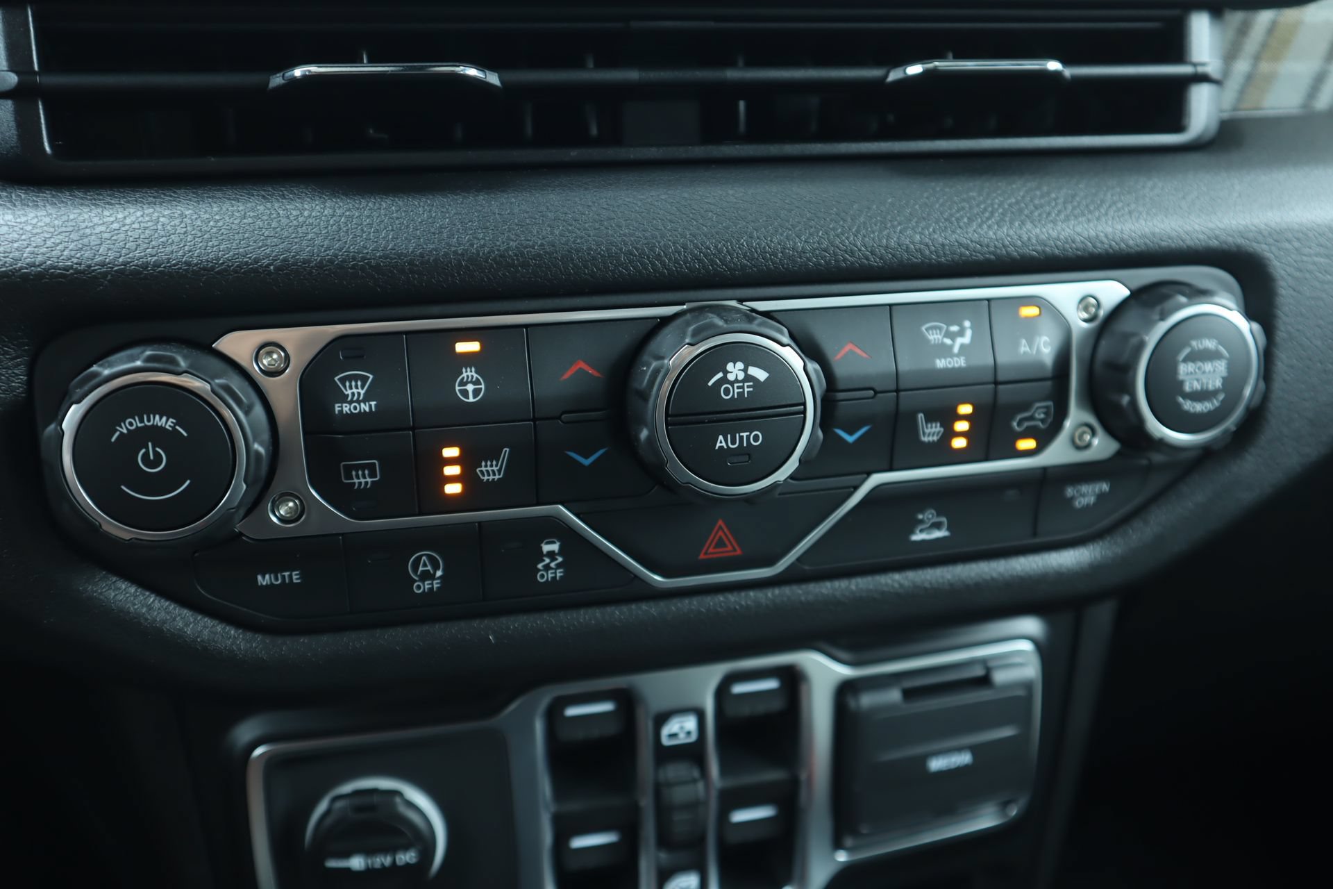 New 2026 Jeep Gladiator Sport AWD/4WD image 8