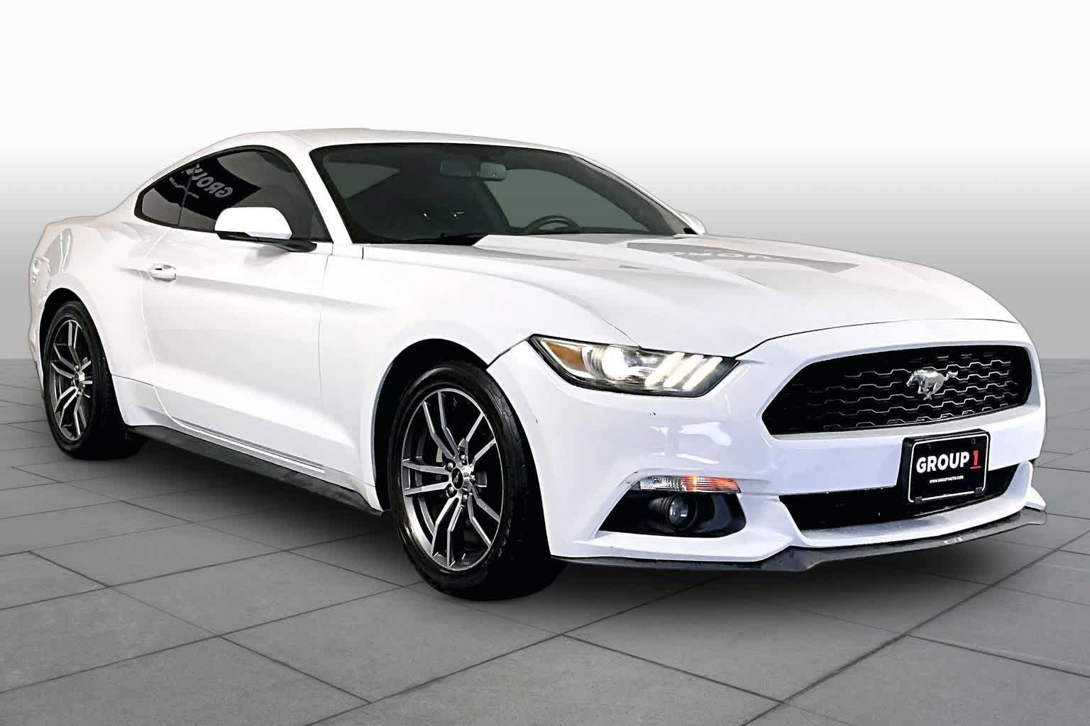 Used 2017 Ford Mustang Premium RWD image 3