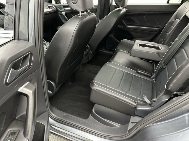 Used 2024 Volkswagen Tiguan SEL R-Line AWD/4WD image 23