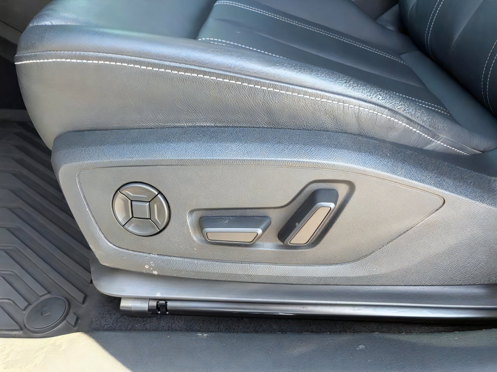 Used 2023 Audi Q4 e-tron Premium Plus w/ Premium Plus RWD image 13