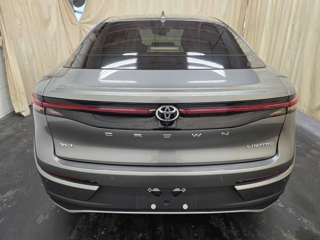 Used 2023 Toyota Crown Limited w/ Advanced Technology Package image 8