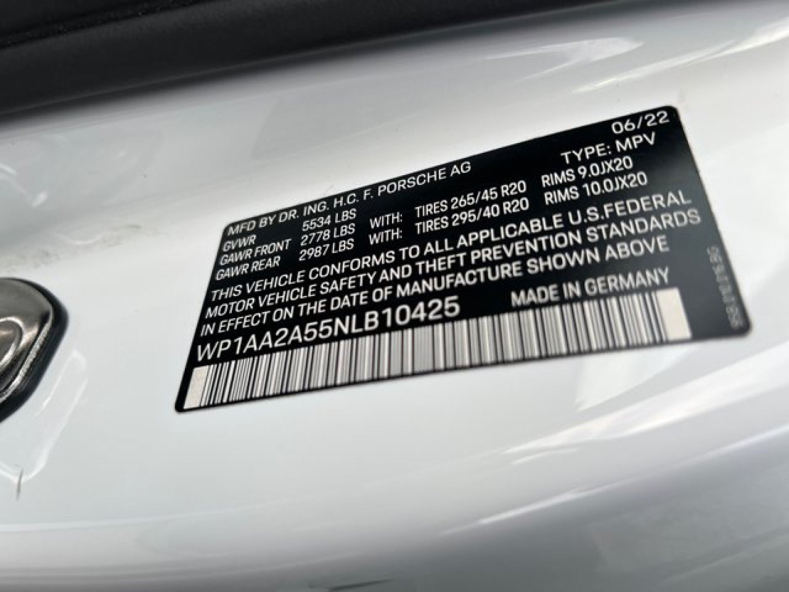 Used 2022 Porsche Macan AWD/4WD image 22