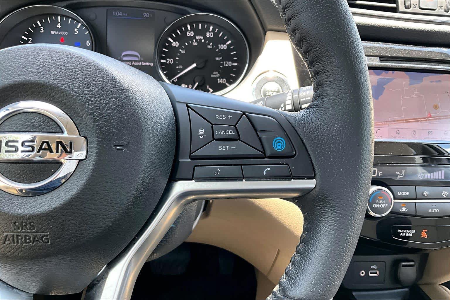 Used 2020 Nissan Rogue SL w/ Premium Package FWD image 23