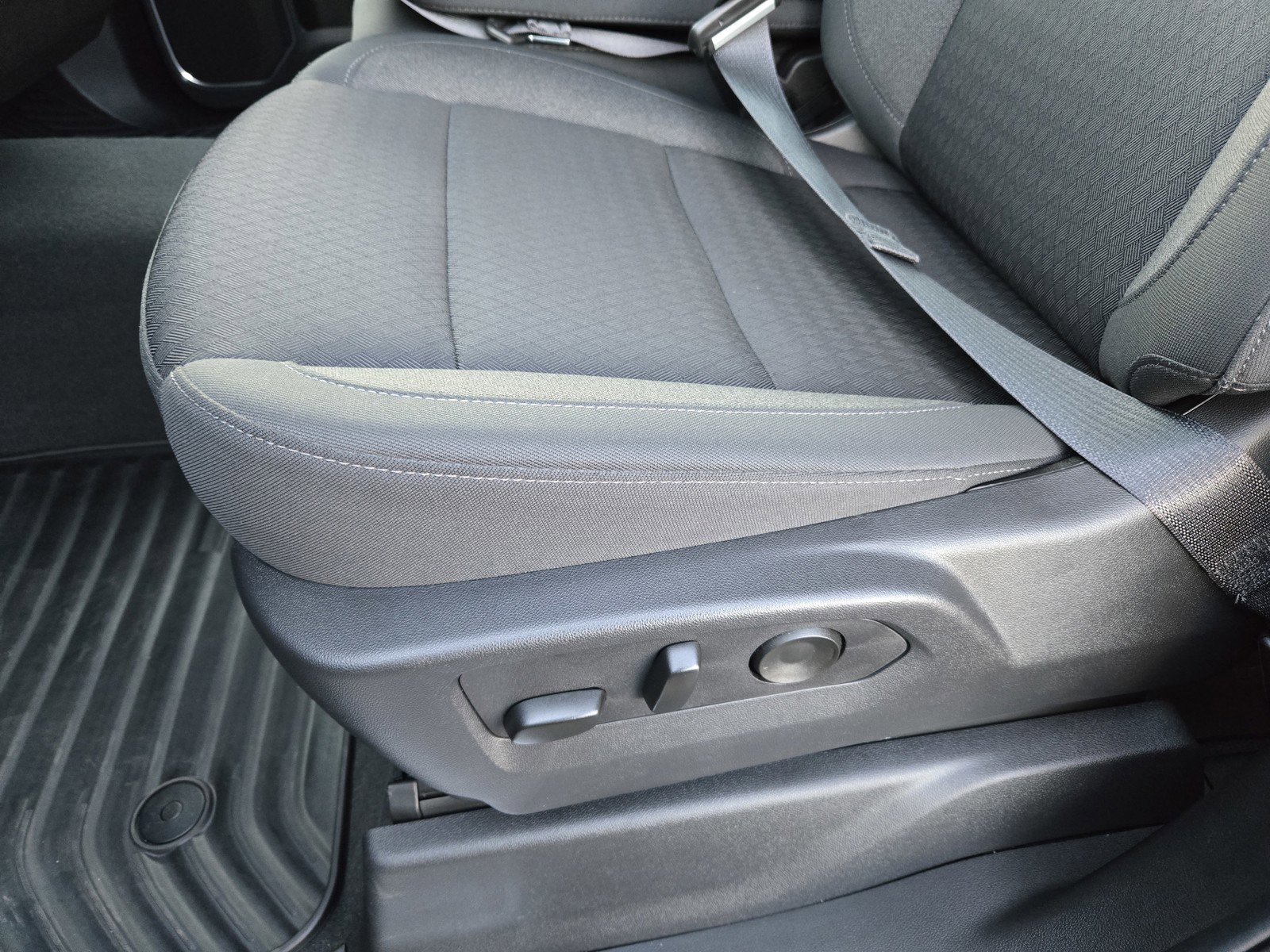 Used 2025 GMC Sierra 1500 Elevation image 14